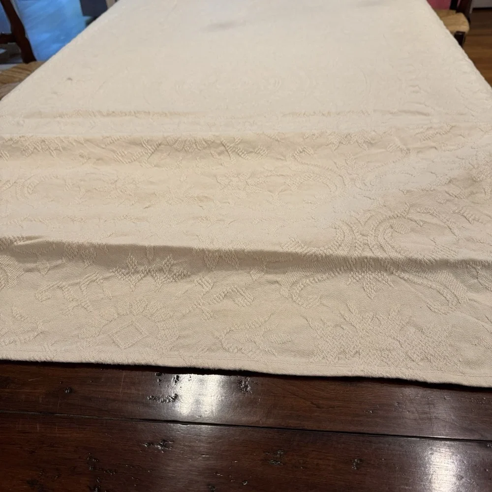 Vintage Cotton Matelasse Twin Bedspread Fringe Cream USA 78x106 NOS Open Package